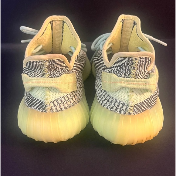 Adidas Yeezy Boost 350 V2. Men’s Size 9.5 Green Colored Yeezys. - Picture 5 of 12